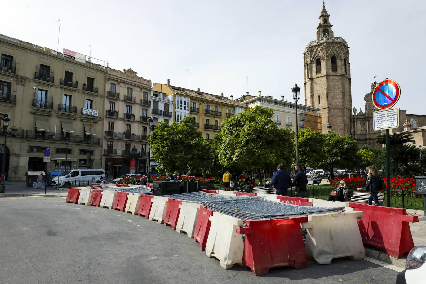 Empiezan las obras de la plaza de la Reina de Valencia. 