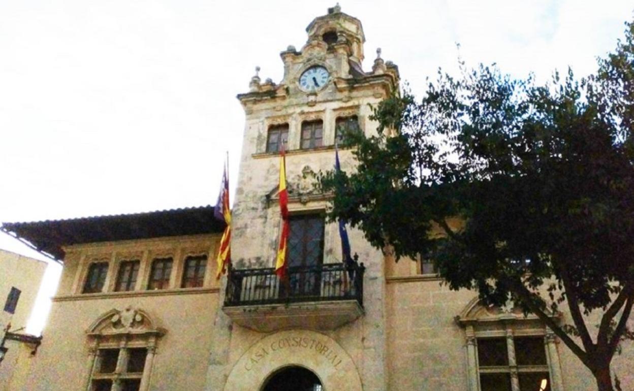 El pleno del Ayuntamiento de l'Alcúdia aprobó todo los puntos por unanimidad.  