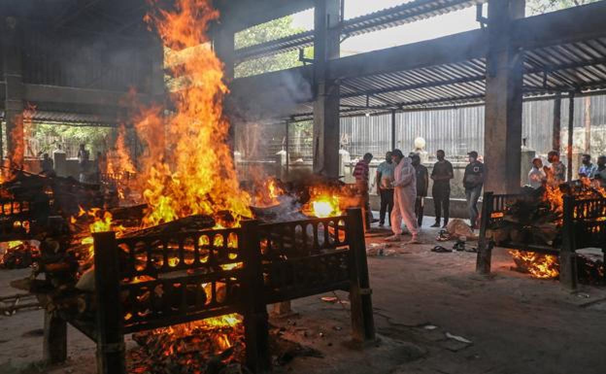 Pira funeraria en India. 