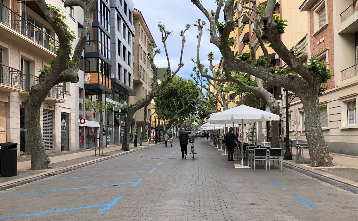 La calle Marqués de Campo, principal arteria de Dénia, cerrada al tráfico. 