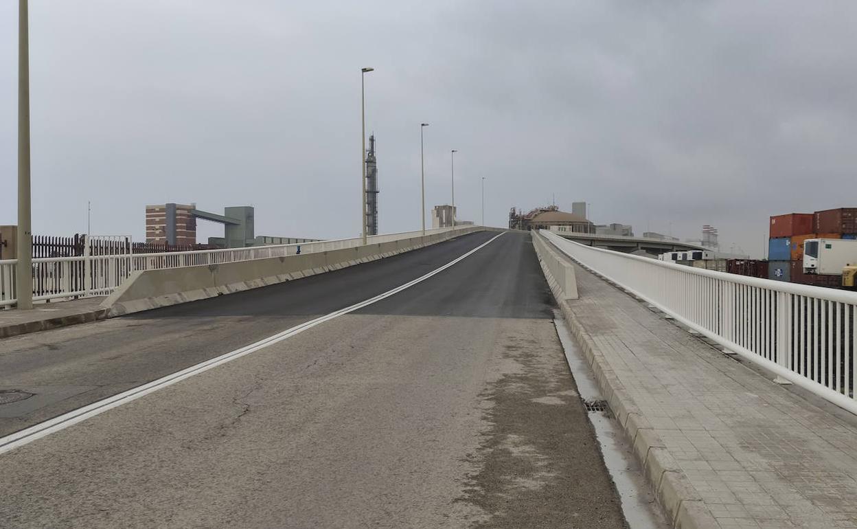 Nuevo puente de acceso al polígono químico de Sagunto. 