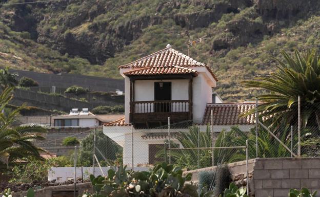 La Guardia Civil registró el viernes la vivienda y una finca en Candelaria (Tenerife) de Tomás Antonio G.C. 