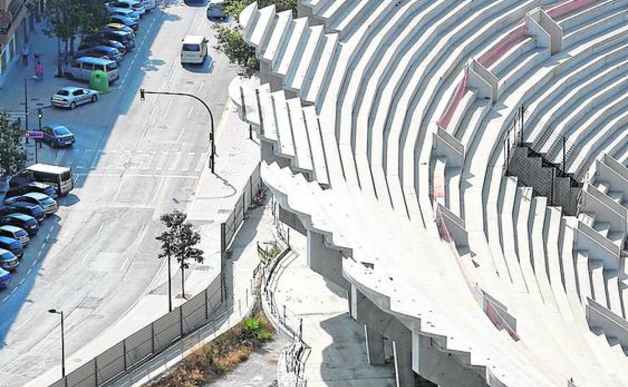 Grada del nuevo Mestalla, cuyas obras siguen paralizadas.