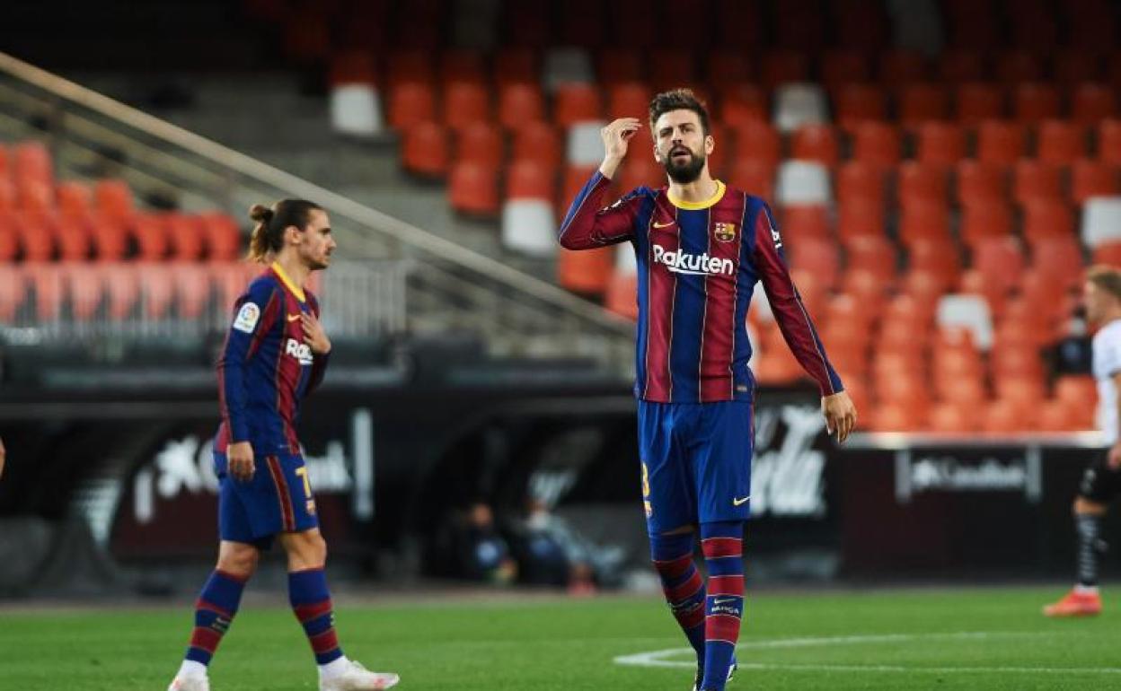 Gerard Piqué, durante el partido ante el Valencia. 