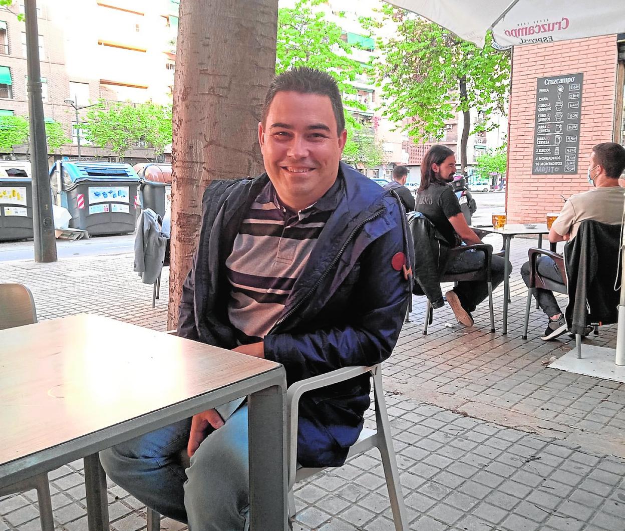 Álvaro Badía se mantuvo firme frente a un gigante comercial. LP