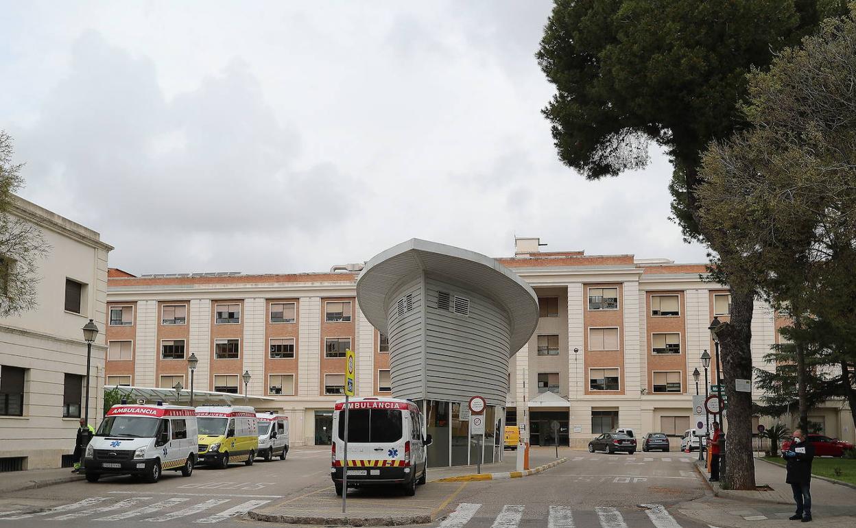 Entrada al Hospital General de Valencia. 