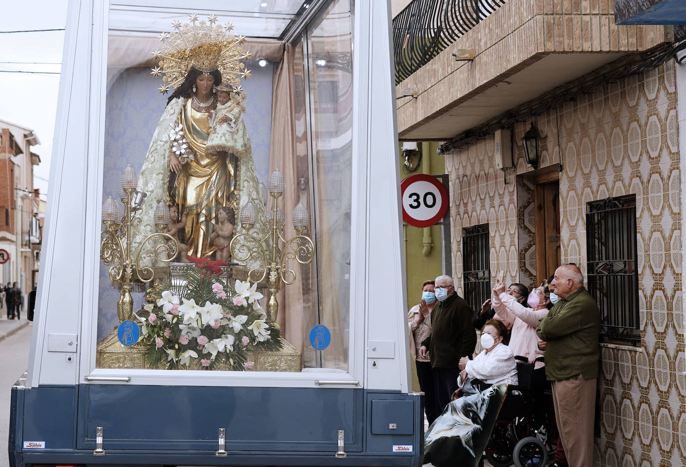 El 'Maremóvil' de la Virgen visita La Punta, Pinedo, El Saler y El Palmar