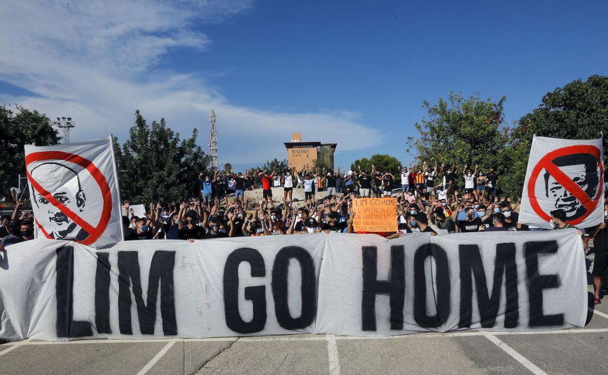 Las protestas contra Lim que se han transformado en un clamor