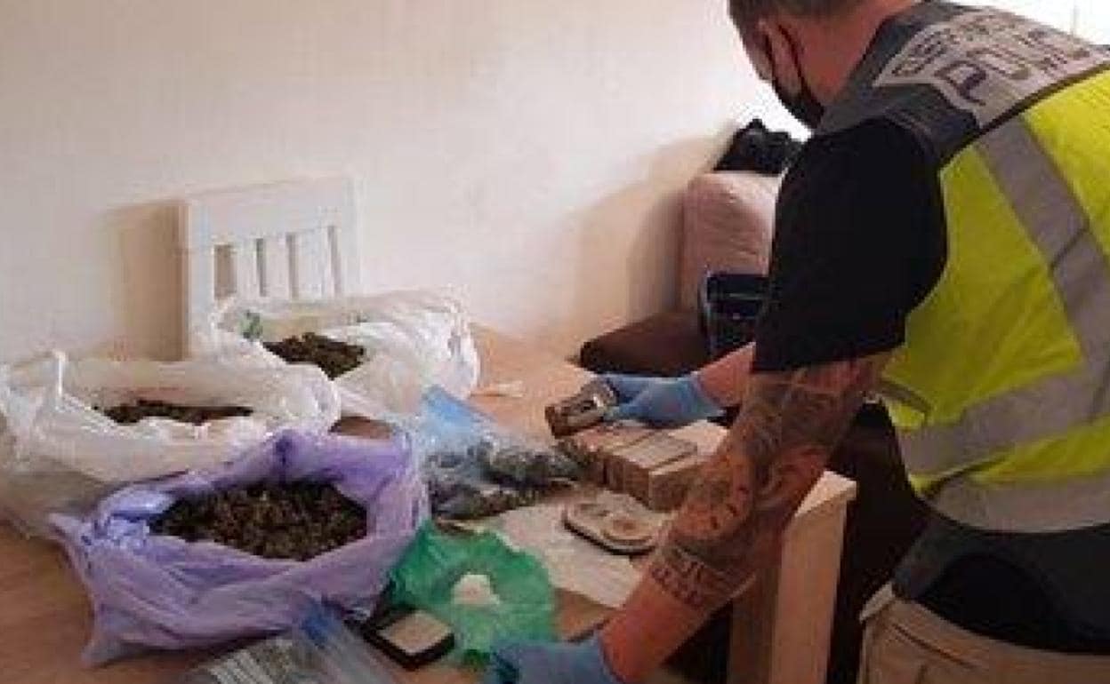 Obediente Europa Anticuado Alicante | Cinco detenidos por trafico de drogas en las Mil Viviendas | Las  Provincias