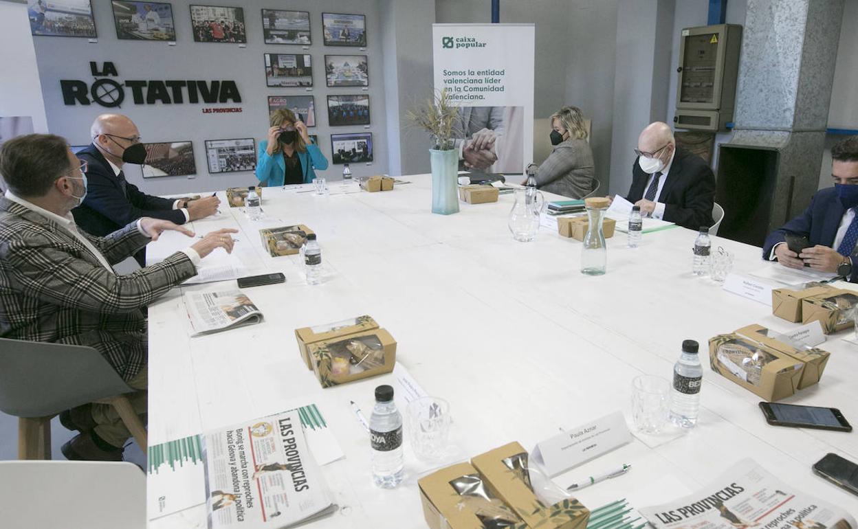 «No hay que reinventar la economía, sino sumar nueva industria a los sectores existentes»
