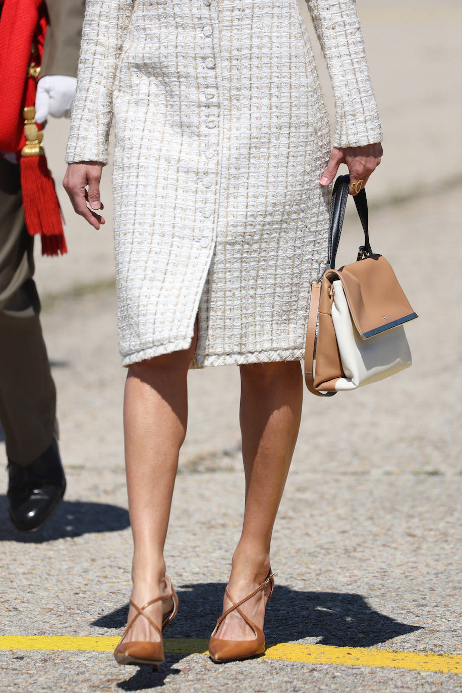 Fotos: La Reina Letizia, espectacular con el vestido del bautizo de la Princesa Leonor