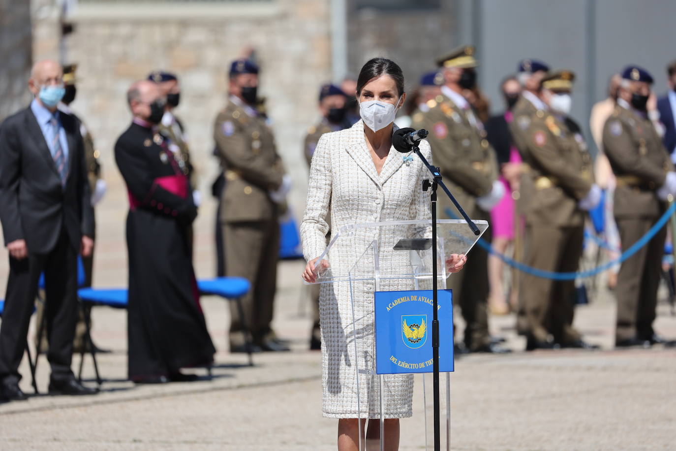 Fotos: La Reina Letizia, espectacular con el vestido del bautizo de la Princesa Leonor