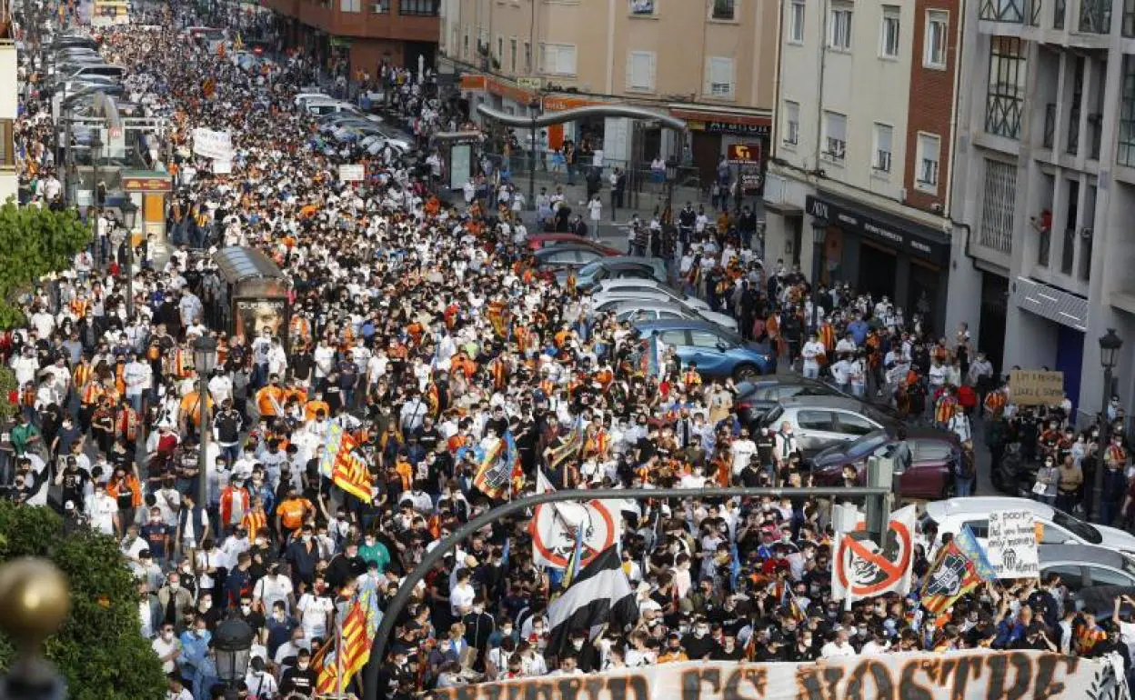 Afición del Valencia CF en la manifestación. 