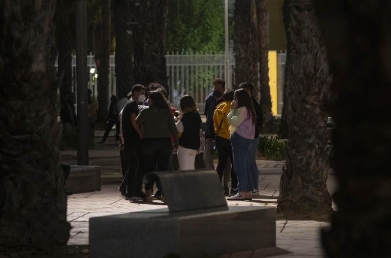 Fiesta en la calle el primer día sin estado de alarma. 