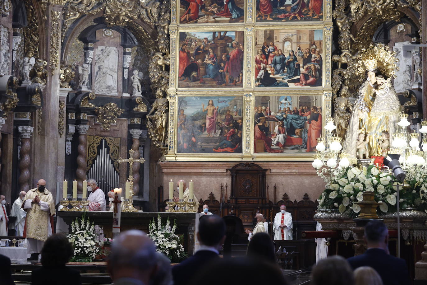 Missa d'Infants y traslado de la Virgen en Valencia