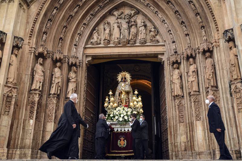 Missa d'Infants y traslado de la Virgen en Valencia