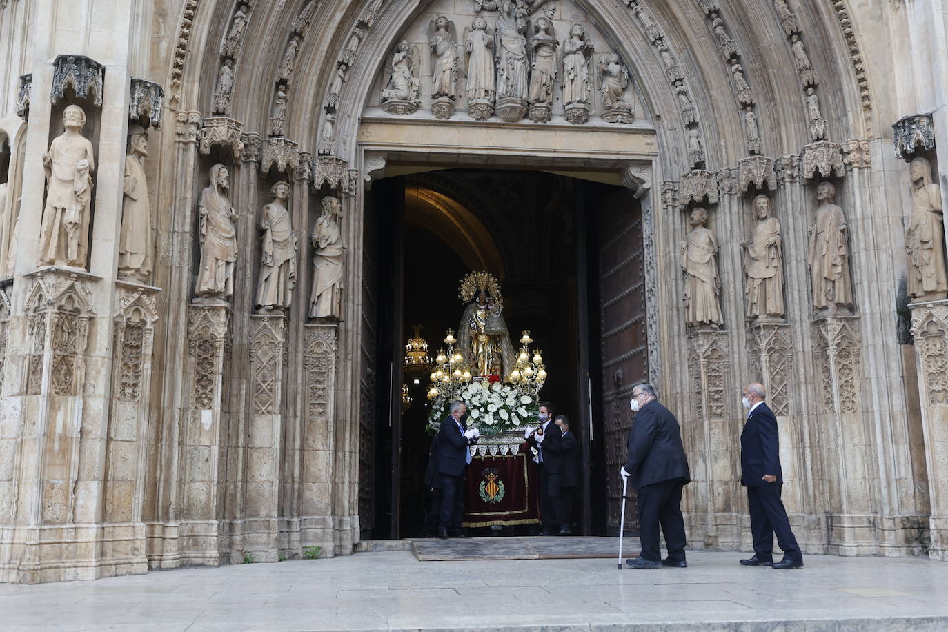 Missa d'Infants y traslado de la Virgen en Valencia