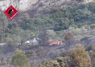 Imagen secundaria 1 - Incendio de vegetación en Alcalalí. 