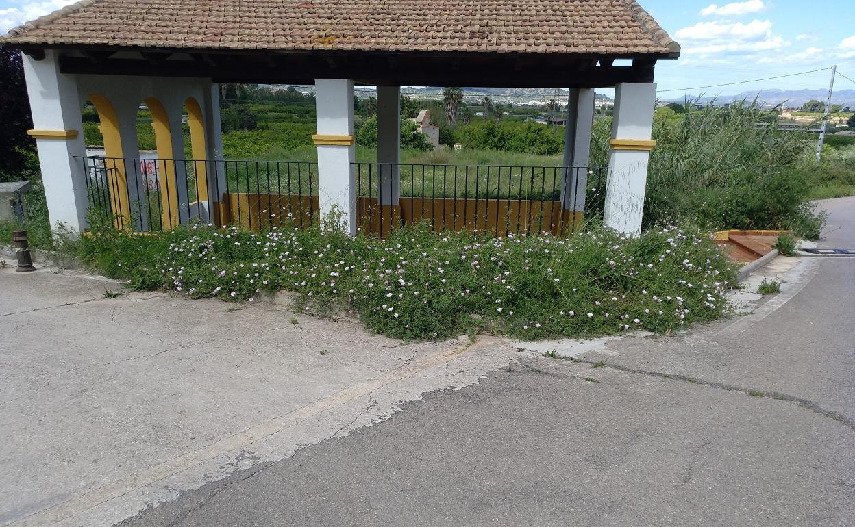 El terreno municipal está junto a un antiguo lavadero público. 