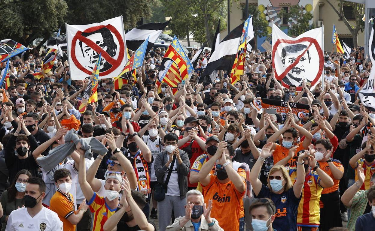 Manifestación contra la gestión de Meriton