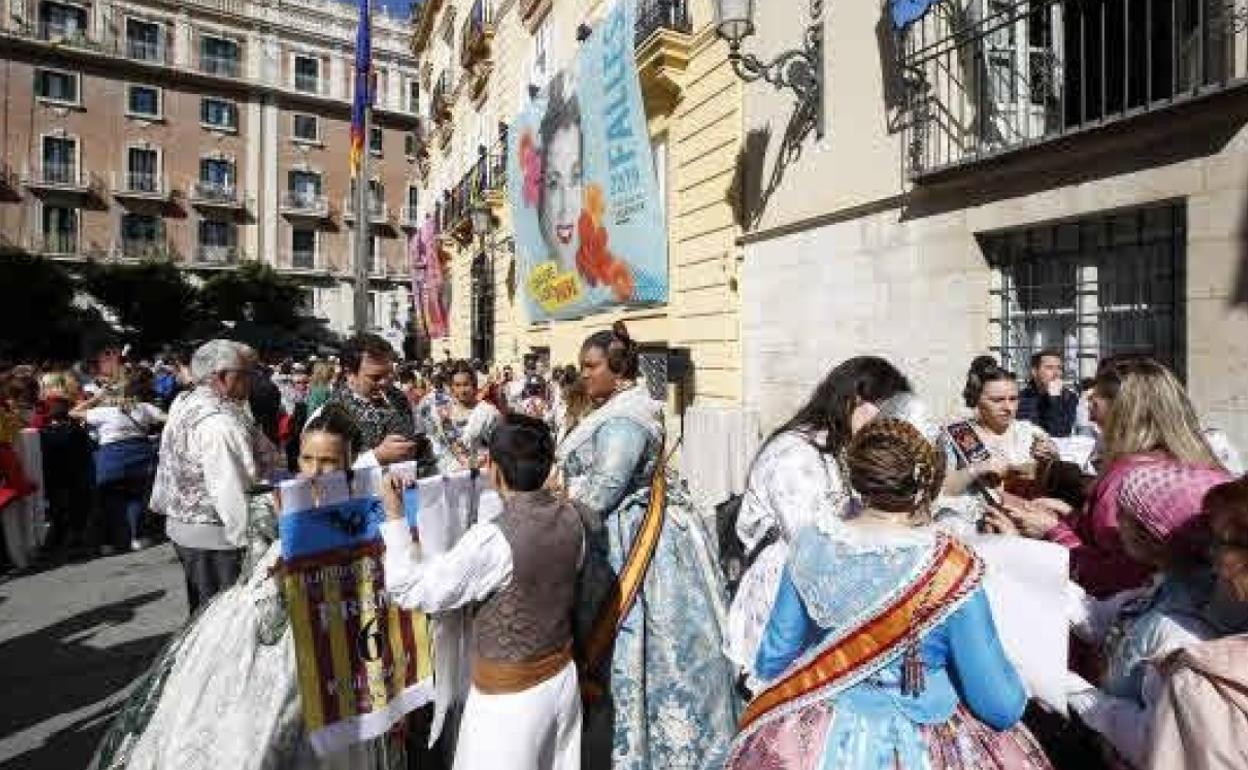 Fallas Valencia 2021 | Cs logra el acuerdo de Les Corts para impulsar un órgano para la protección y fomento de las fallas