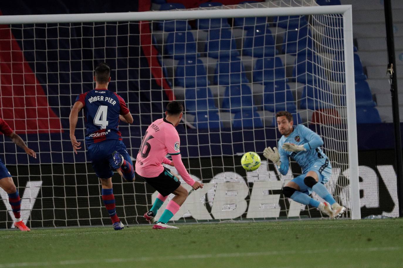 Fotos: Las mejores imágenes del Levante UD-FC Barcelona