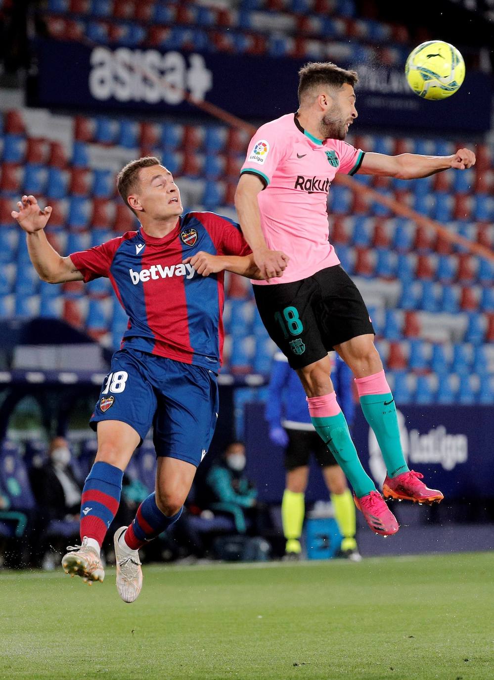 Fotos: Las mejores imágenes del Levante UD-FC Barcelona