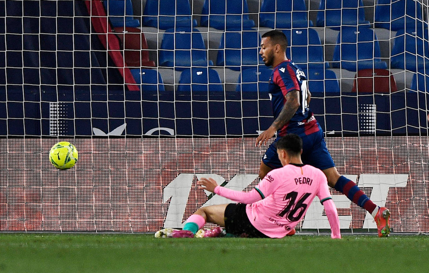 Fotos: Las mejores imágenes del Levante UD-FC Barcelona