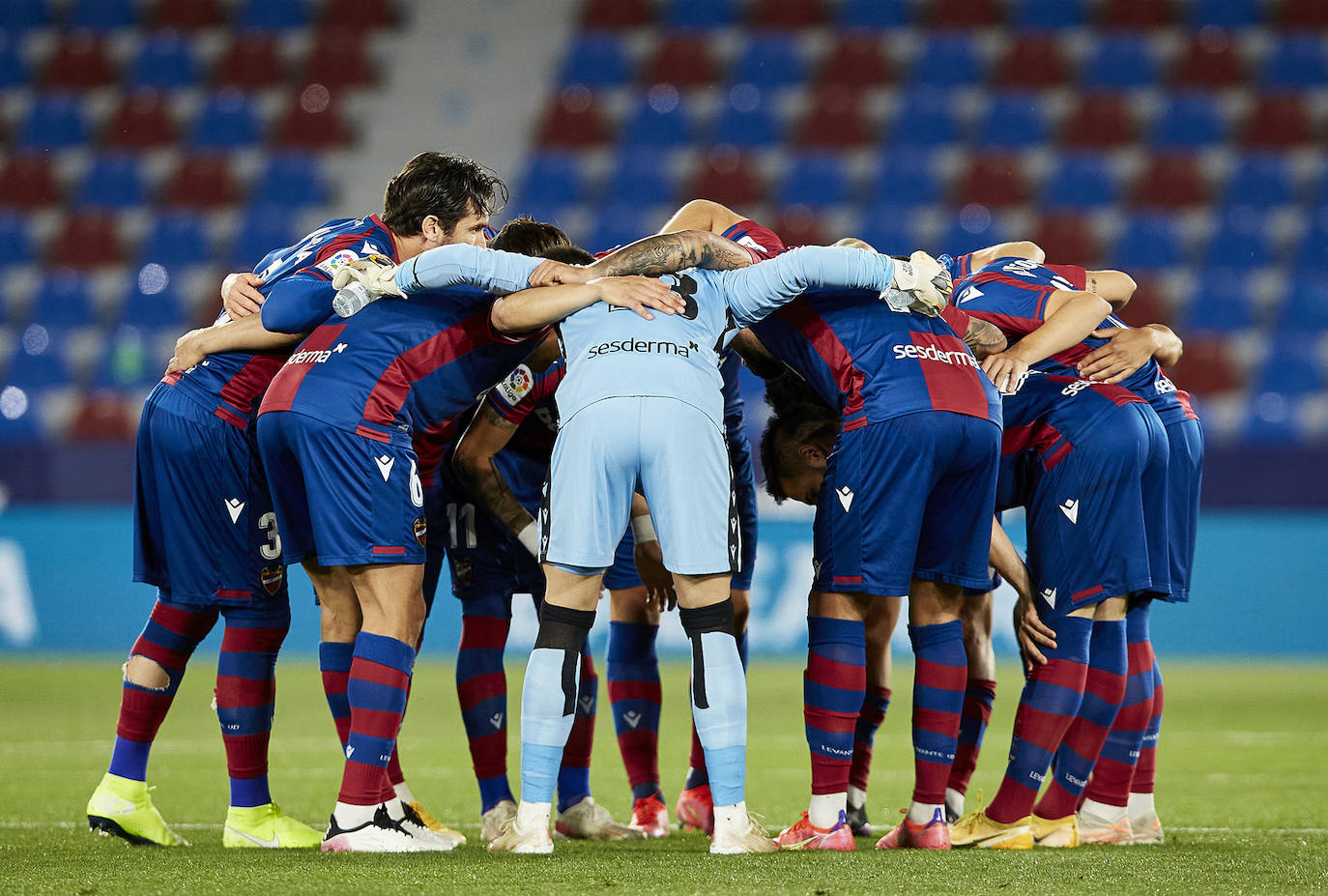 Fotos: Las mejores imágenes del Levante UD-FC Barcelona