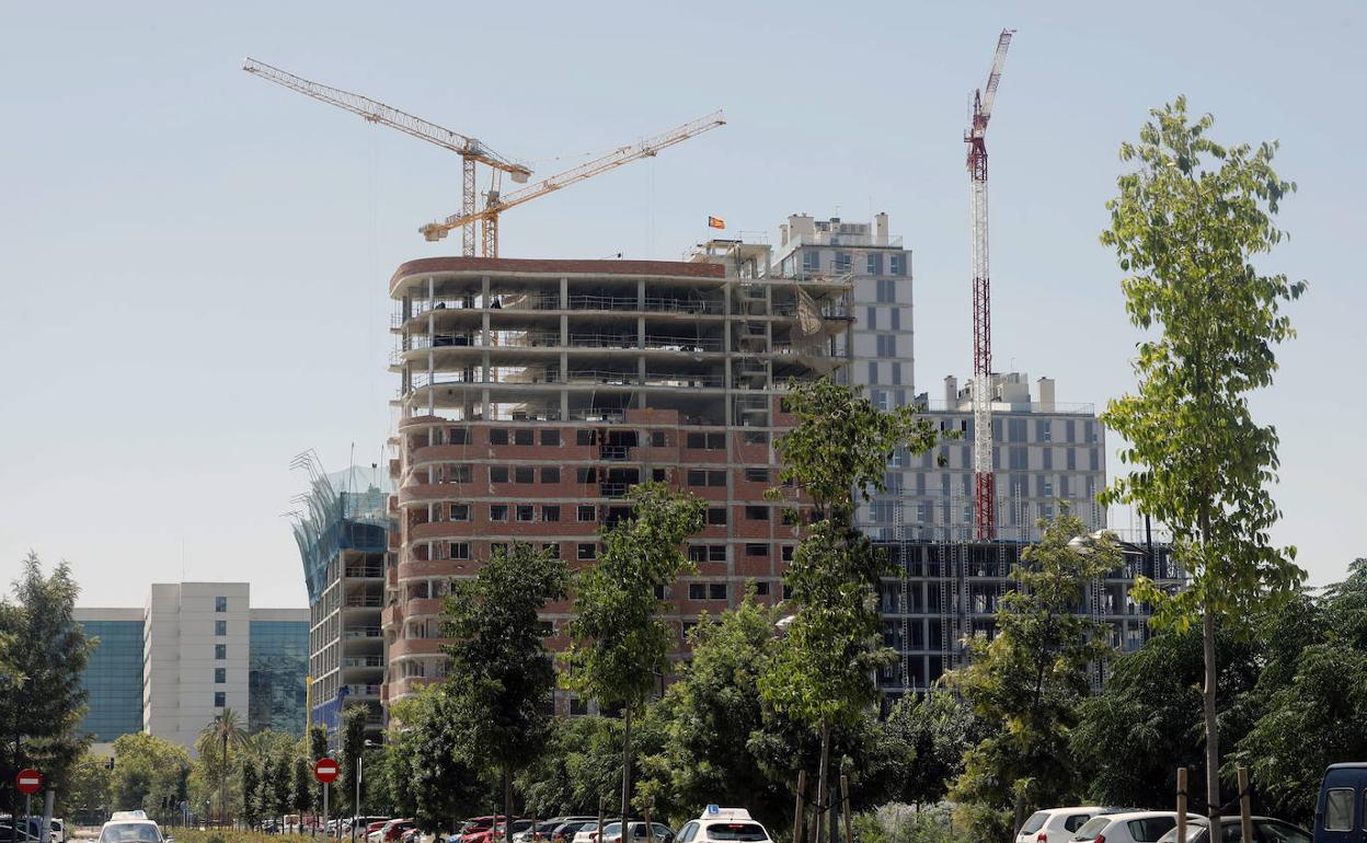 Un edificio en construcción. 