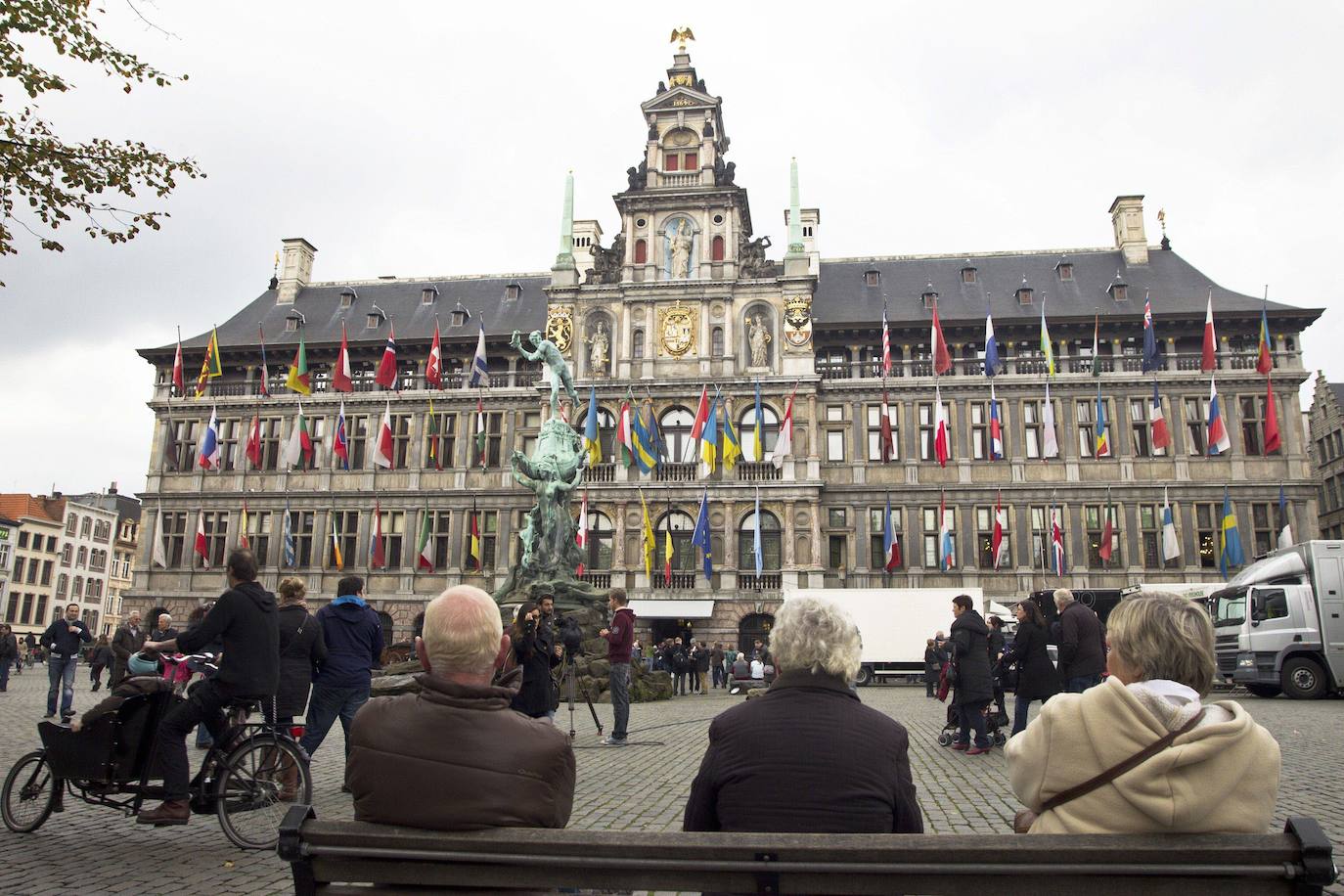 7.- BÉLGICA | Su media de edad de jubilación está en los 61,05 años y la media de esperanza de vida en 82,17 años. Los jubilados belgas pueden disfrutar del 66,2% de sus ingresos previos a la jubilación como pensión. Cuentan con 3,13 médicos por cada 1.000 habitantes.