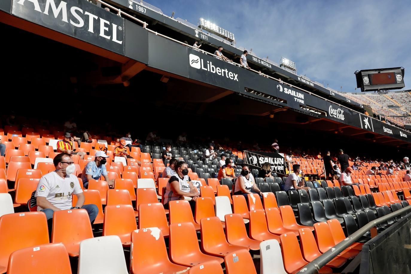 Fotos: El público vuelve a Mestalla