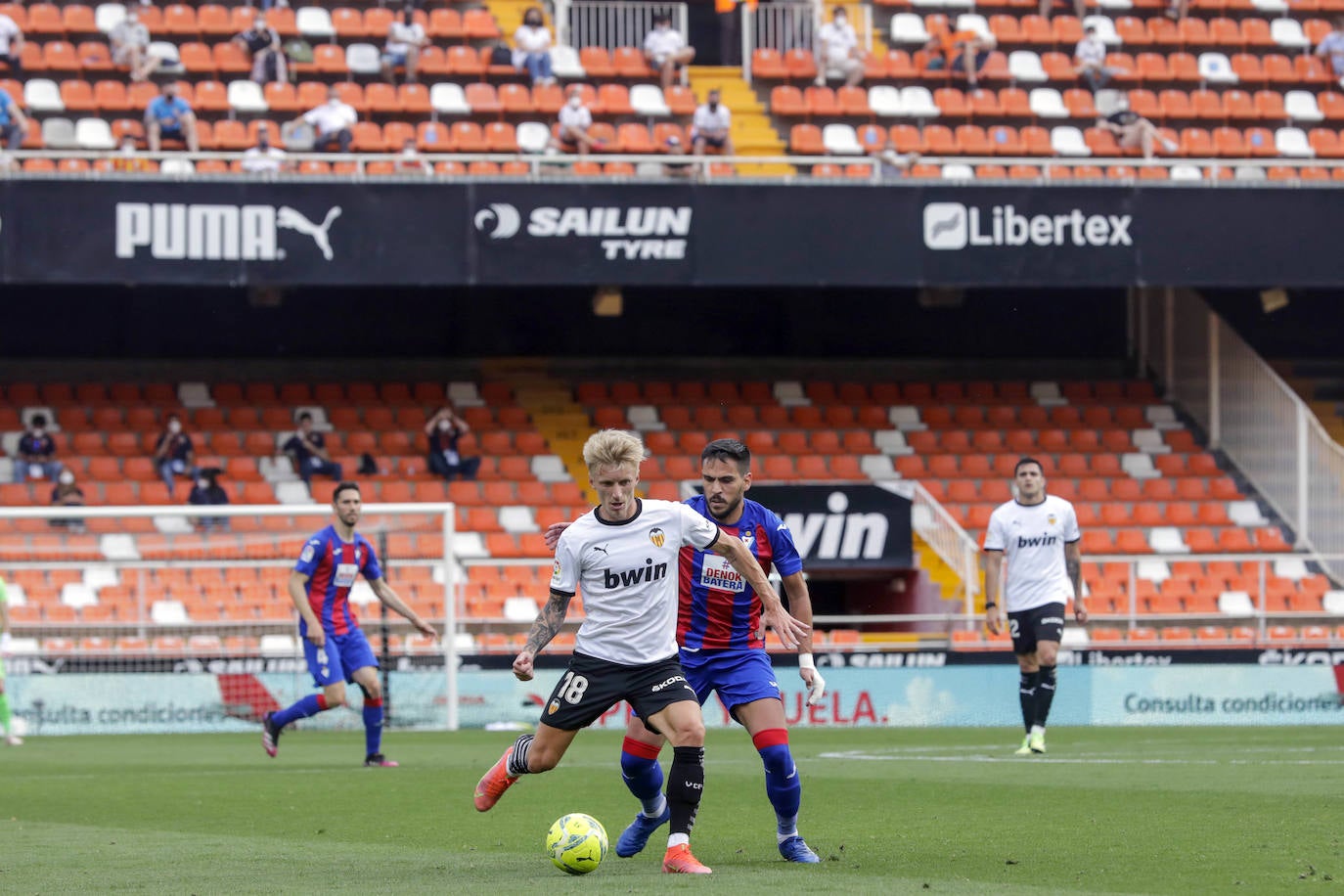 Fotos: Las mejores imágenes del Valencia CF-SD Eibar