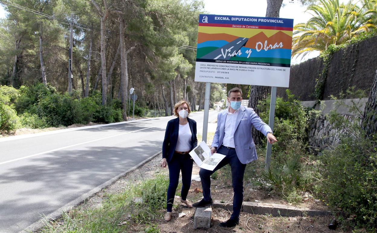 Alejandro Morant y Rosa Cardona, en la carretera del Portitxol de Xàbia. 