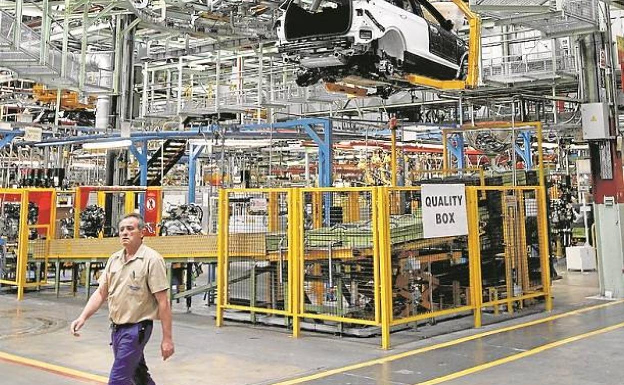 Un trabajador de Ford Almussafes. 