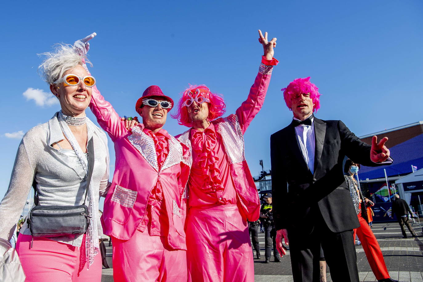 La de este 2021 es una de las ediciones más esperadas del festival de Eurovisión, después de tener que suspender el pasado año su histórica celebración por la pandemia de coronavirus. Este martes 18 arranca la cita musical europea con las semifinales, que llevarán a la gran final del próximo sábado 22 de mayo. Será Blas Cantó quien represente a España con el tema 'Voy a quedarme'.