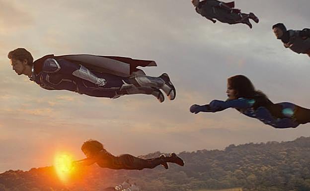 Imagen principal - Tres fotogramas de 'Jupiter's Legacy'.