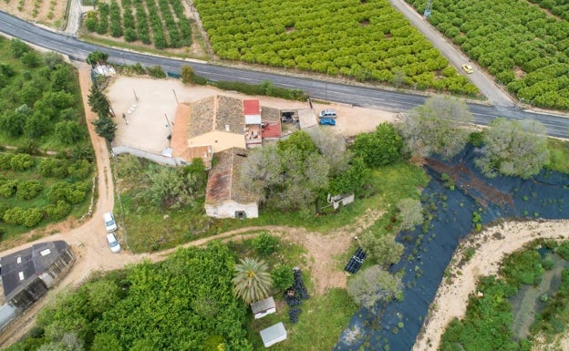 Vista aérea de la zona donde se encuentra el viejo molino, junto al cauce del río Girona. 