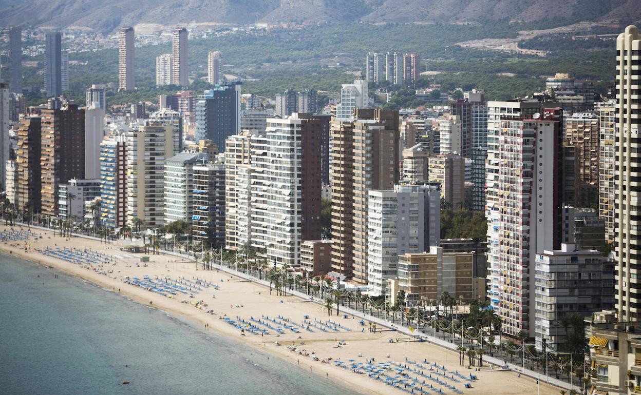 Vista aérea de la franja litoral de Benidorm.