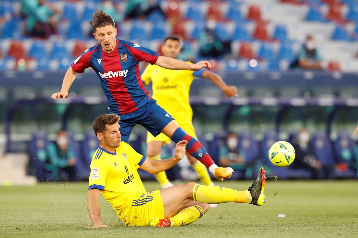 Fotos: Las mejores imágenes del Levante UD-Cádiz CF