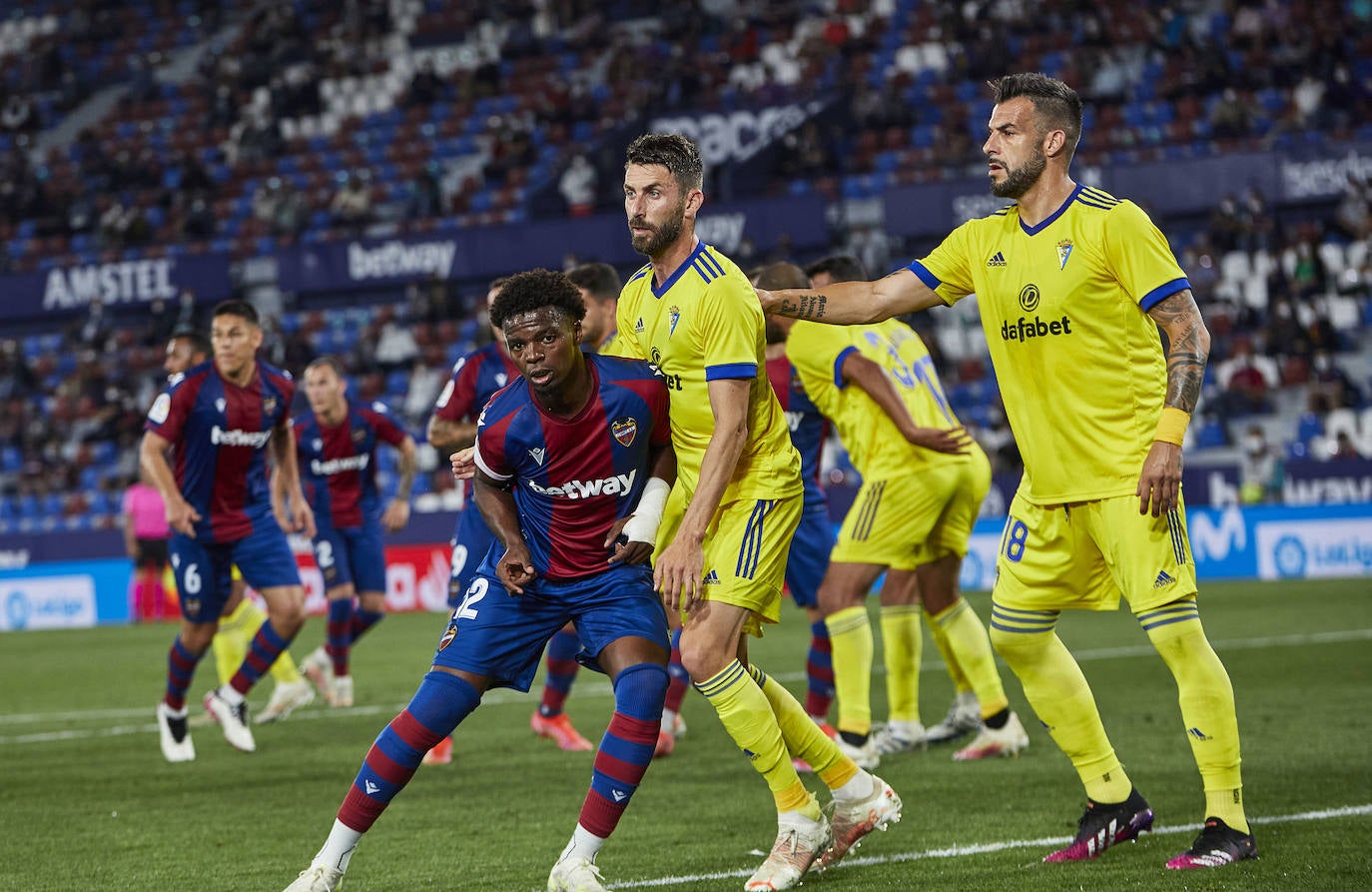 Fotos: Las mejores imágenes del Levante UD-Cádiz CF