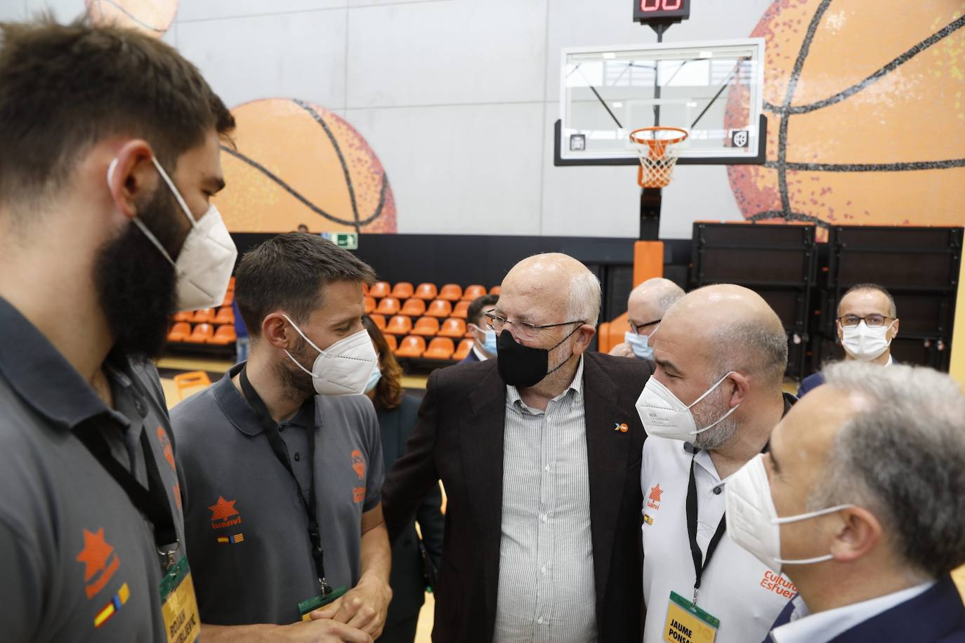 El Proyecto FER, la iniciativa impulsada por Juan Roig, ha batido un nuevo récord y pasa a contar con 150 competidores tal y como ha informado en un acto celebrado en L'Alqueria del Basket. De ellos, 36 estarán en los Juegos Olímpicos de Tokio. El desafío de alcanzar los 50 representantes sigue vivo para la cita de París en 2024. 