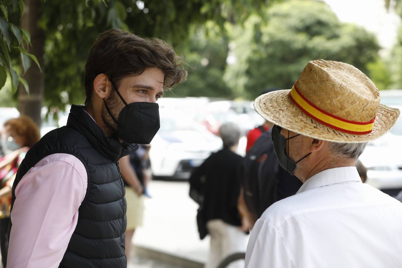 Hablamos Español ha convocado una caravana motorizado contra las políticas lingüísticas del Consell, que ha comenzado este sábado pasadas las 11 horas en el paseo de la Alameda de Valencia. La maniestación critica el avance del modelo plurilingüe de las escuelas y el requisito sobre conocimiento del valenciano que se exigirá para acceder a la Función Pública.