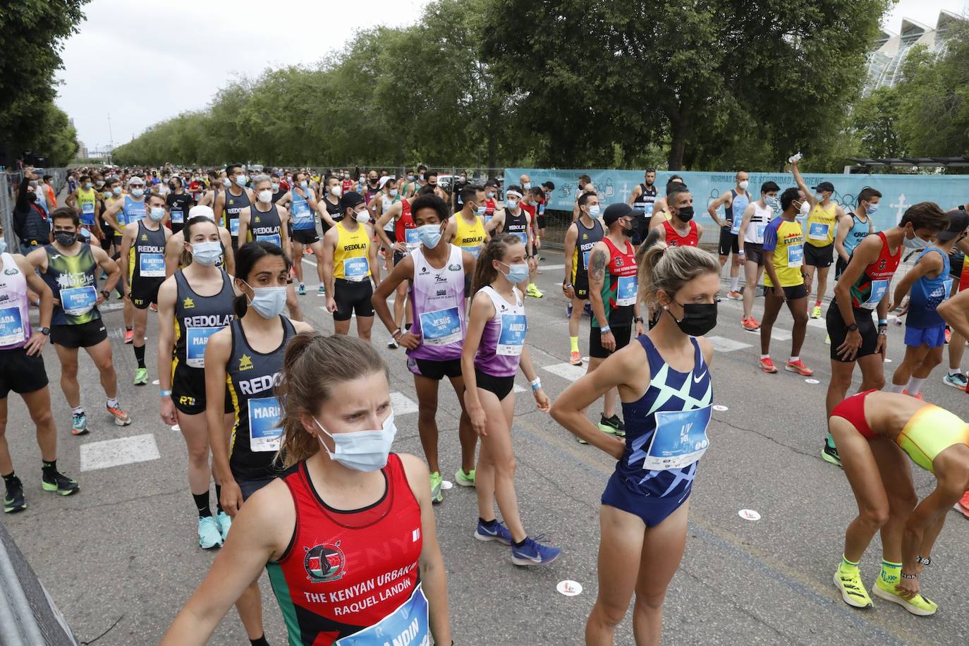 El atletismo popular retoma el pulso en Valencia con la segunda carrera celebrada en la ciudad. Los corredores se han lanzado a la calle con ganas e ilusión después de más de un año sin poder participar en este tipo de competiciones. 