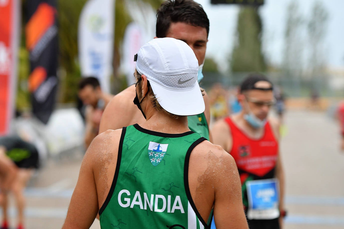 Bajo el lema 'Valencia vuelve a correr', los participantes de la 5K han salido a recorrer la ciudad de Valencia al ritmo de sus zancadas. La ciudad ha acogido la segunda carrera popular tras más de un año de parón por el coronavirus y los corredores se han lanzado a las calles con ganas e ilusión.