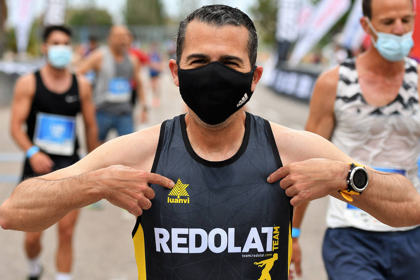 Bajo el lema 'Valencia vuelve a correr', los participantes de la 5K han salido a recorrer la ciudad de Valencia al ritmo de sus zancadas. La ciudad ha acogido la segunda carrera popular tras más de un año de parón por el coronavirus y los corredores se han lanzado a las calles con ganas e ilusión.