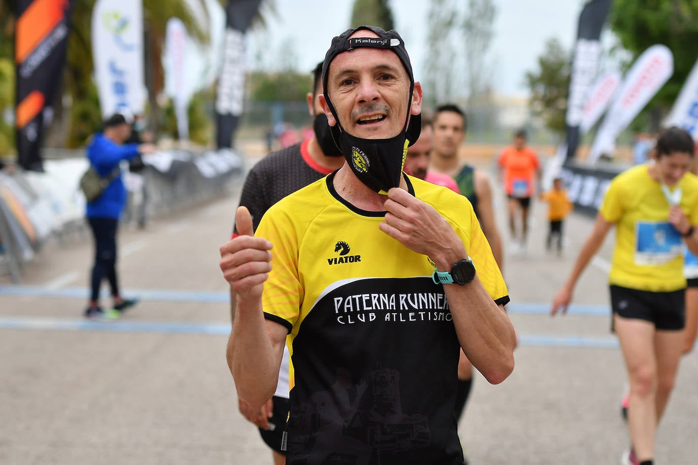 Bajo el lema 'Valencia vuelve a correr', los participantes de la 5K han salido a recorrer la ciudad de Valencia al ritmo de sus zancadas. La ciudad ha acogido la segunda carrera popular tras más de un año de parón por el coronavirus y los corredores se han lanzado a las calles con ganas e ilusión.