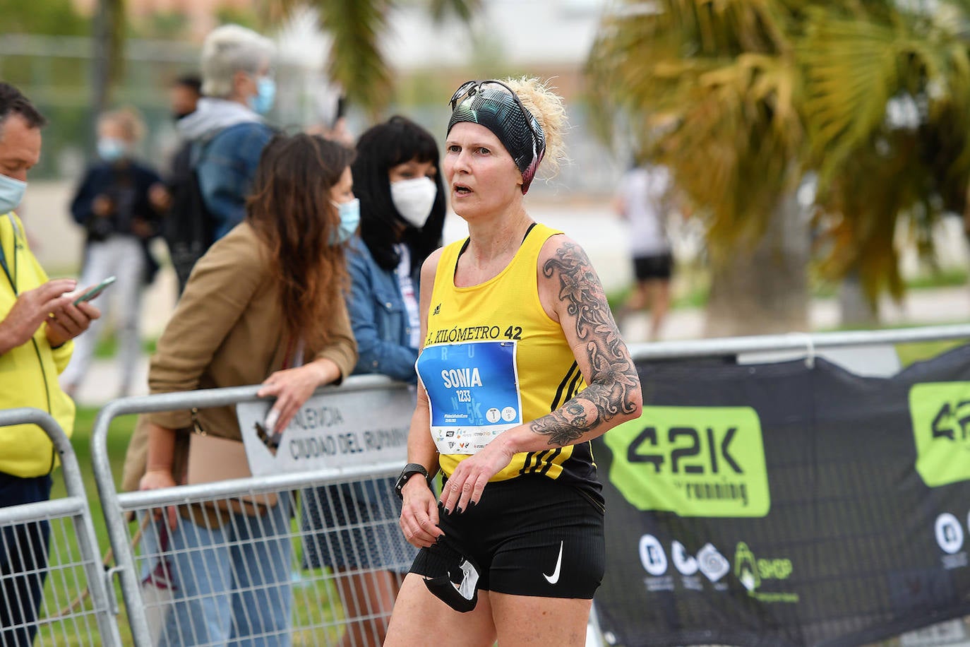 Bajo el lema 'Valencia vuelve a correr', los participantes de la 5K han salido a recorrer la ciudad de Valencia al ritmo de sus zancadas. La ciudad ha acogido la segunda carrera popular tras más de un año de parón por el coronavirus y los corredores se han lanzado a las calles con ganas e ilusión.