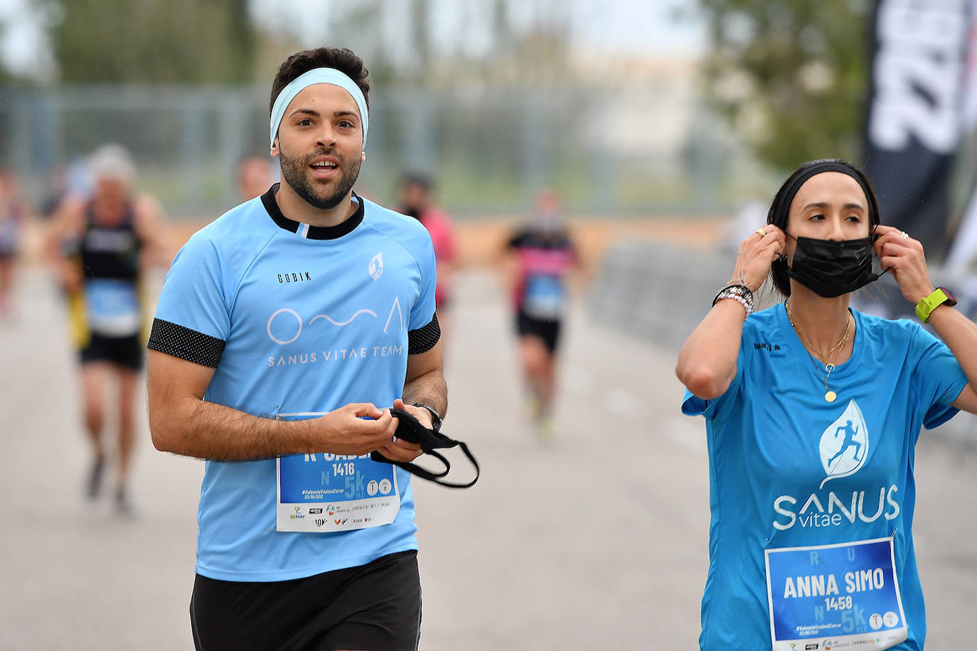 Bajo el lema 'Valencia vuelve a correr', los participantes de la 5K han salido a recorrer la ciudad de Valencia al ritmo de sus zancadas. La ciudad ha acogido la segunda carrera popular tras más de un año de parón por el coronavirus y los corredores se han lanzado a las calles con ganas e ilusión.