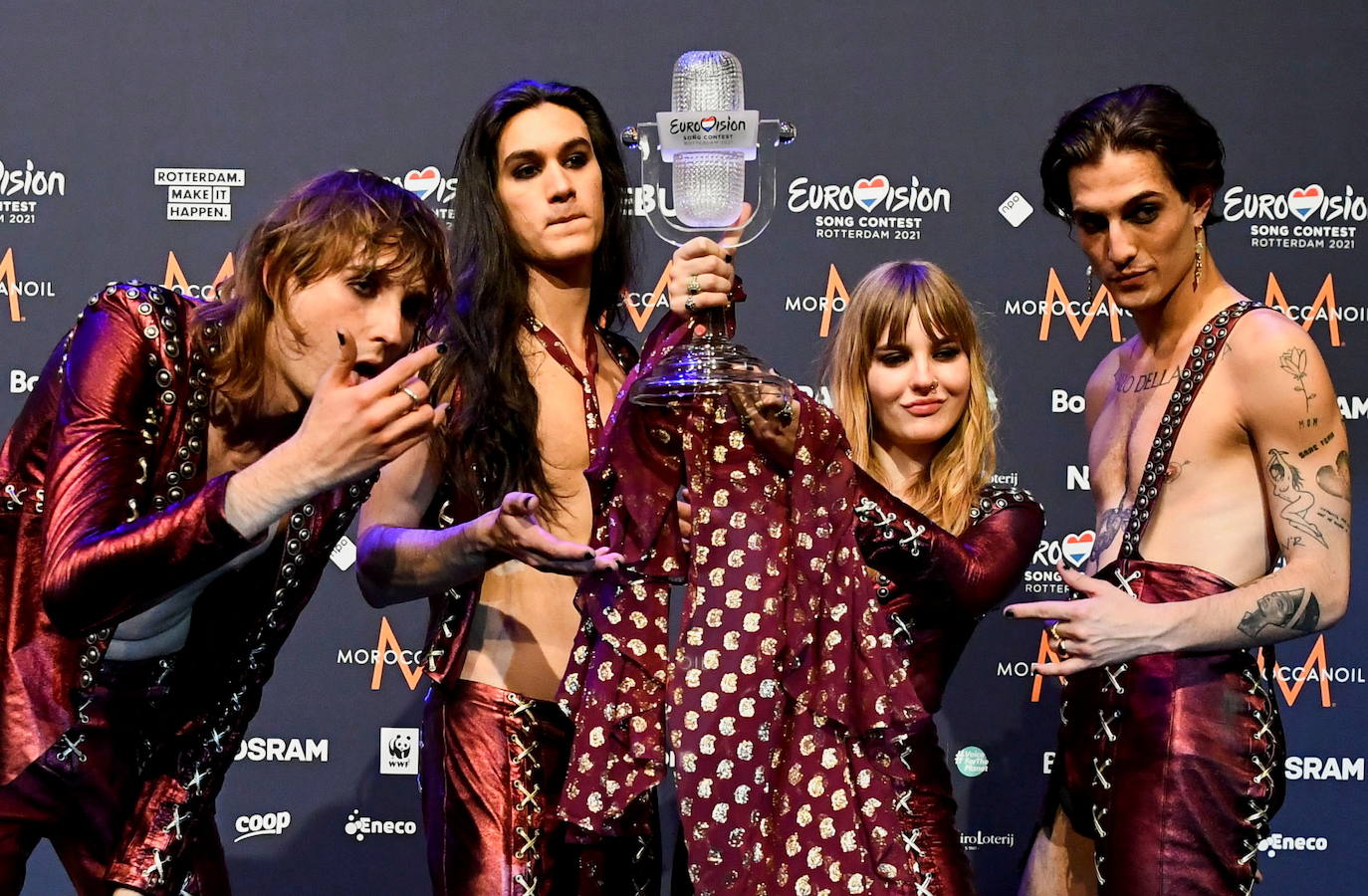 Una canción de rock y metal industrial cautivó a la audiencia europea en la última edición de Eurovisión. Italia, con la banda Måneskin, se alzó con el ansiado micrófono de cristal que le validó como grandes triunfadores del concurso musical. 